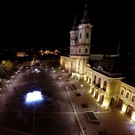 Varkapitany Apartman Eger Exteriör bild