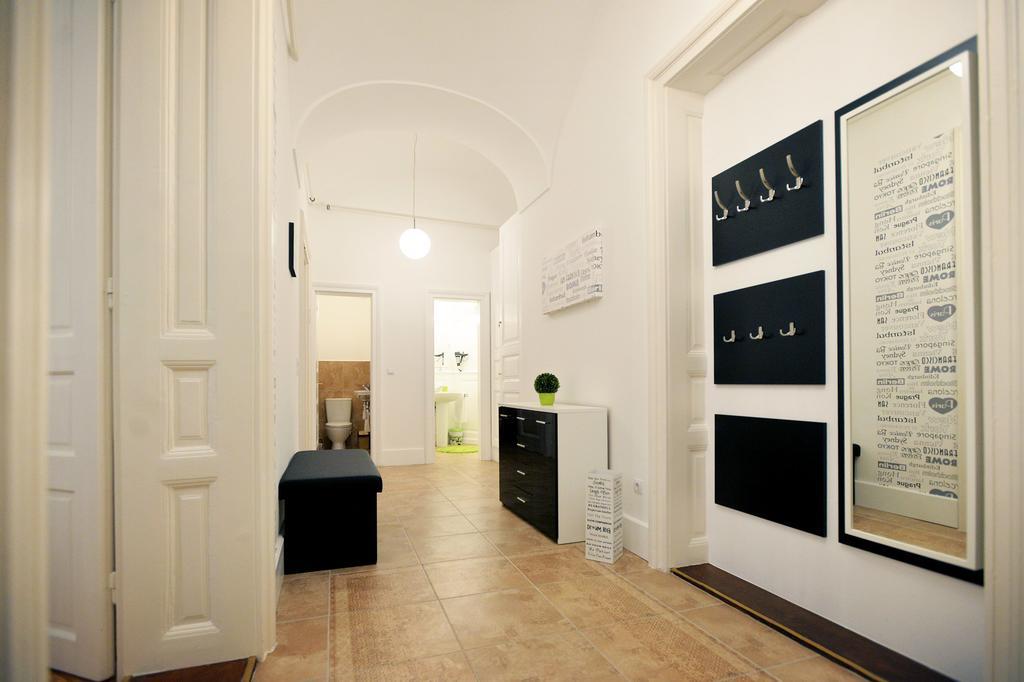 Varkapitany Apartman Eger Exteriör bild