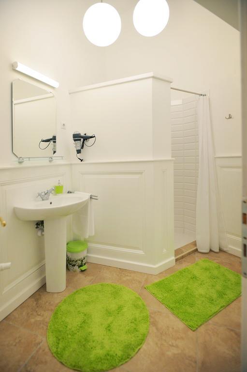 Varkapitany Apartman Eger Exteriör bild